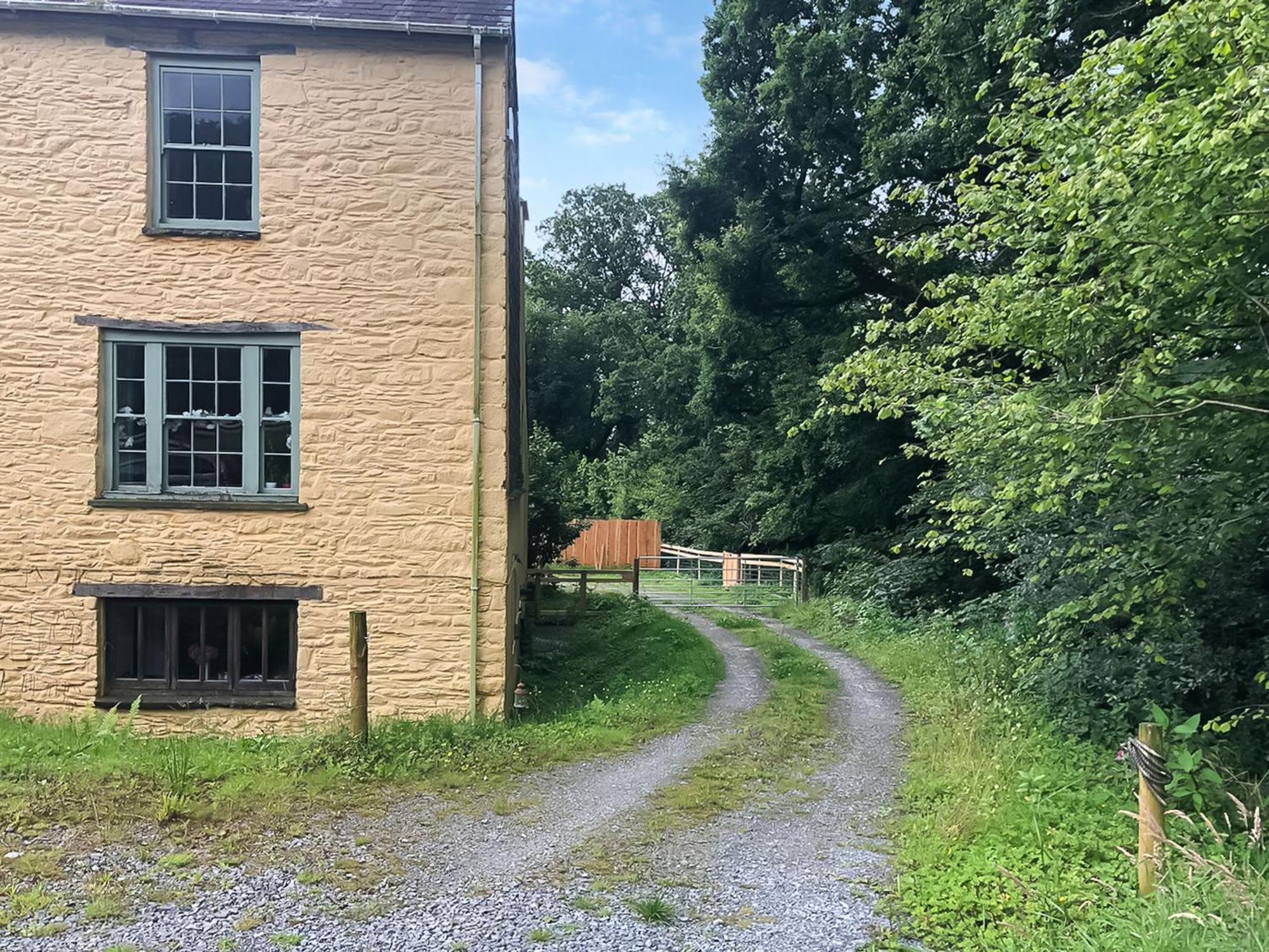 Ynywsen Dairy Flat Villa Llanfynydd Buitenkant foto